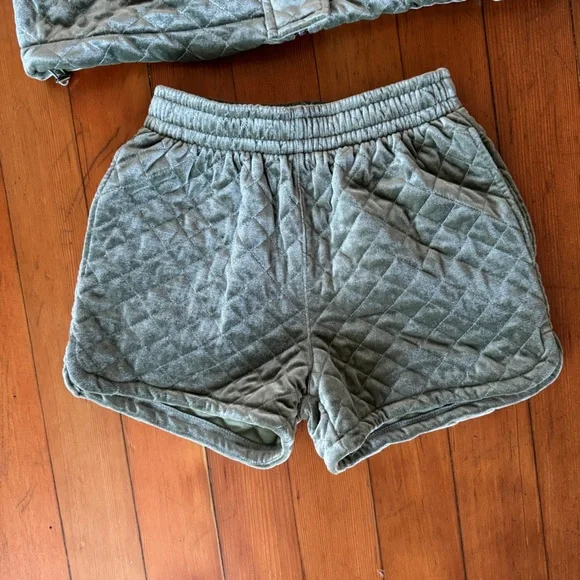 Sage Green Velvet Quilted Shorts and Jacket Matching Set - Picture 2 of 10
